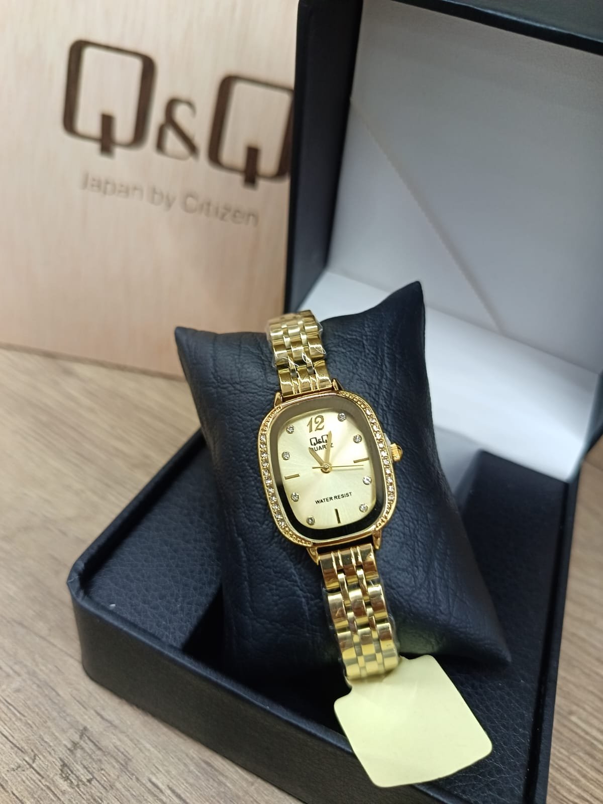 QQ Dama Plateada – Romana Elegante